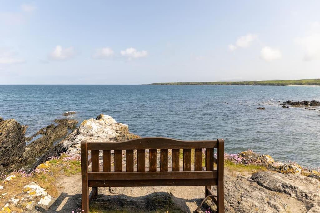 RhiwPlas Newydd With Swimming Pool, Fire Pit, And Log Fires别墅 外观 照片